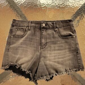 𝅺ALTERED States size 11, 15in at waist 11in rise 2.5in inseam off black